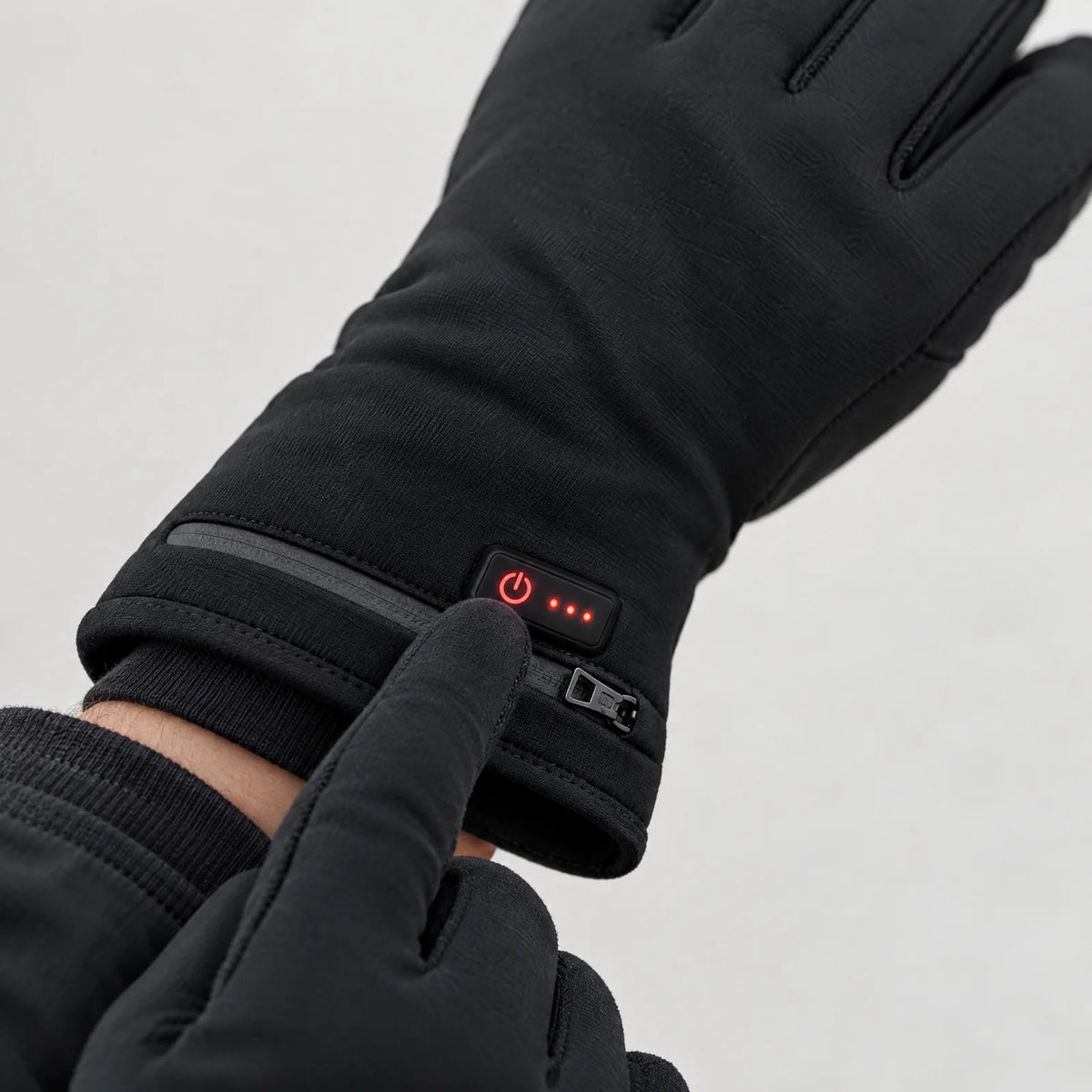 Button with three indicator lights on the cuff: three heat levels